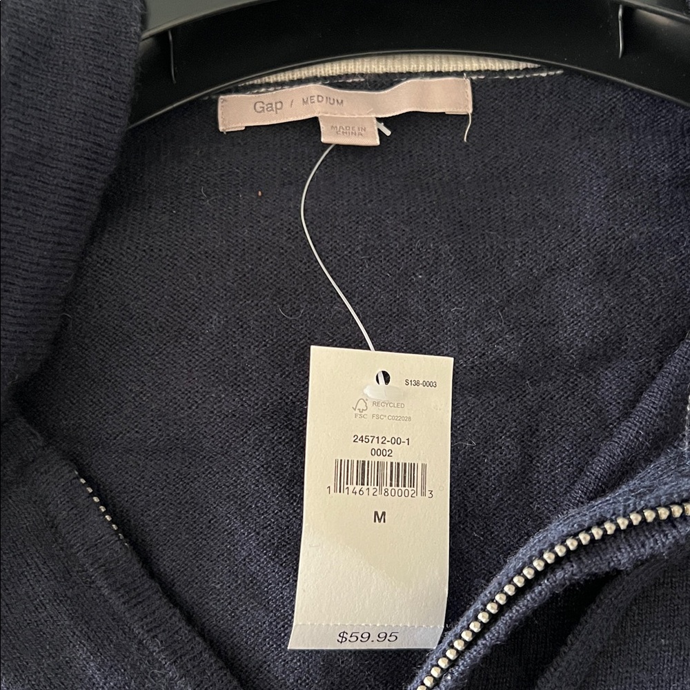 Women’s Gap Full Zip Sweater - NEW WITH TAGS - Picture 4 of 4